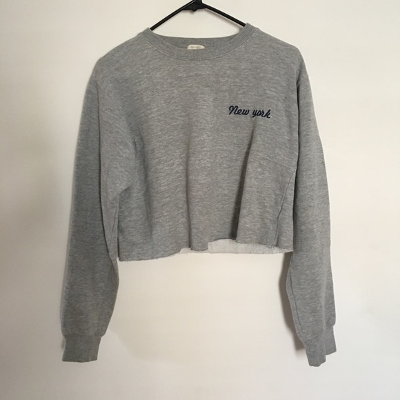 NWOT Brandy Melville Cropped New York Sweatshirt - Picture 2 of 3